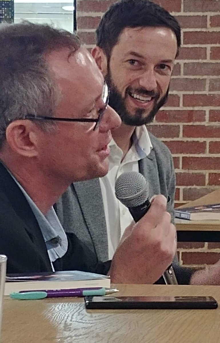Editor of <a href="/RapportSA/">Rapport</a>, <a href="/waldimar/">Waldimar Pelser</a>, in deep discussion with journalist #JanJanJoubert during Pelser's latest book launch at <a href="/BgstLtLBeerShop/">Biggest Little Beer Shop</a>, <a href="/WillowbridgeSC/">Willowbridge Centre</a> yesterday evening. The attendees included members of the public, colleagues and even politicians. <a href="/LAPAUitgewers/">LAPA Uitgewers</a>