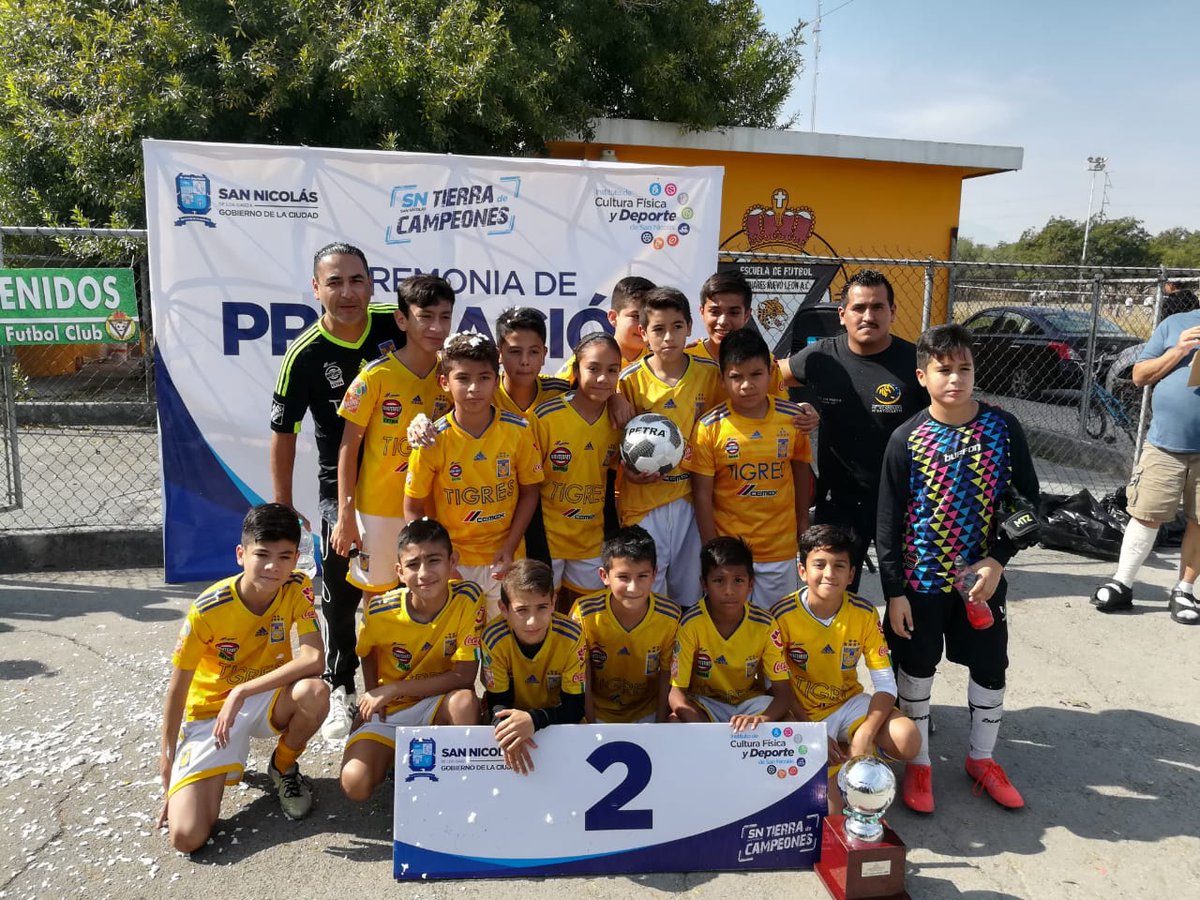 ¡Felicidades campeones! 🏆

Durante el fin de semana se llevaron a cabo las finales de futbol ⚽ infantil y juvenil donde los participantes en sus diversas categorías, dieron su máximo esfuerzo para llevarse la gloria del campeonato.

bit.ly/2KXIFWH