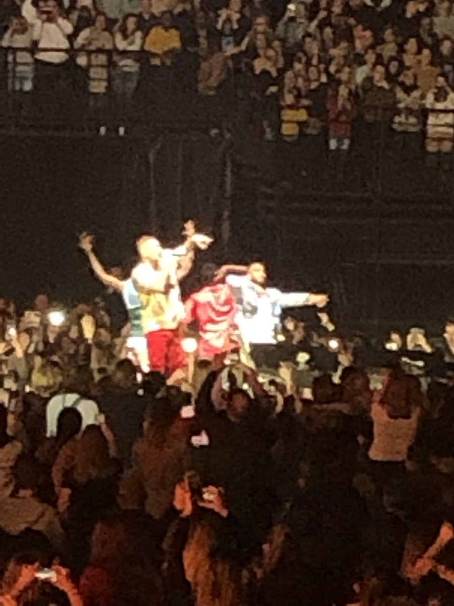 dominicbourron's tweet photo. Ce soir c’etait @MPokora à l’Accorhotels Arena.
Quel artiste incroyable. Bravo et merci #mattpokora #concert #bravo https://t.co/LROA9s6tPI
