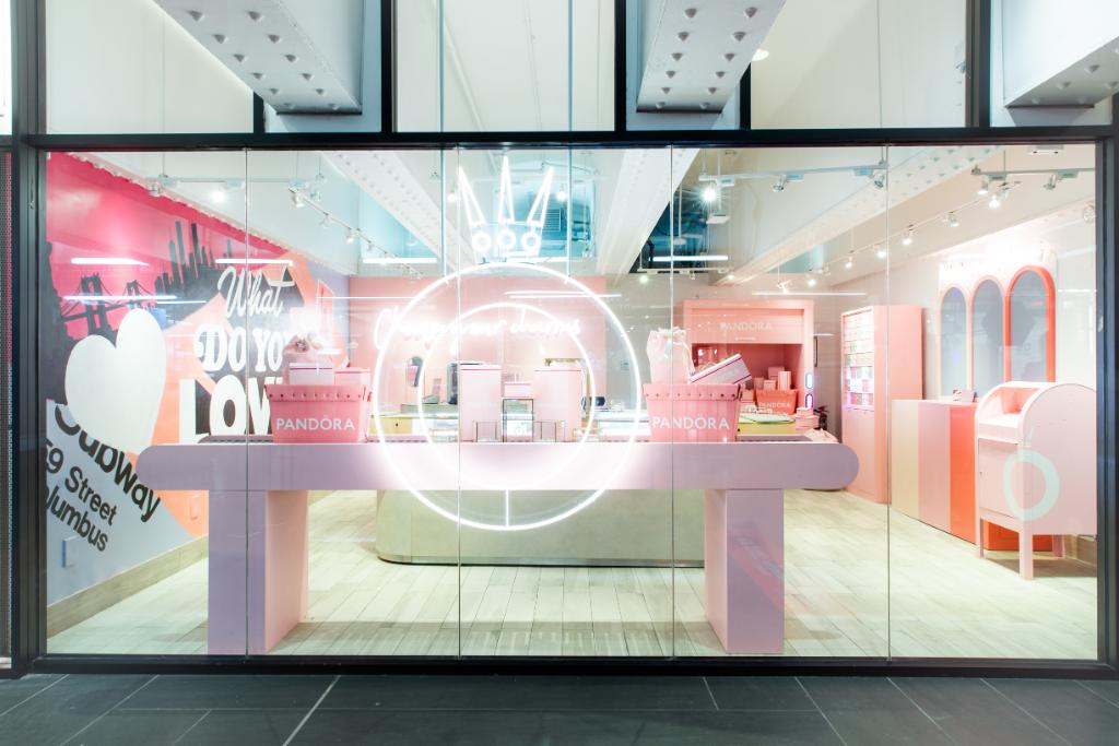 Take your holiday shopping to our pop up shop at the <a href="/TurnstyleNYC/">Turnstyle</a>. We’ll help you pick out the perfect gifts that will show her that you know her.