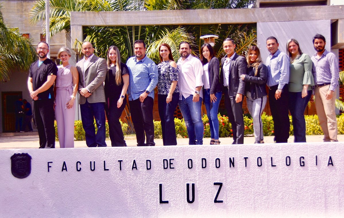 FacoLUZ's tweet photo. Este es el equipo de conferencistas 9na. Jornada “Unidos por #Facoluz”.
.
Sigamos alzando nuestra voz para mantener nuestra facultad de puertas abiertas y decir con orgullo #YoSoyFacoluz 💜. https://t.co/J8HHxvf54d