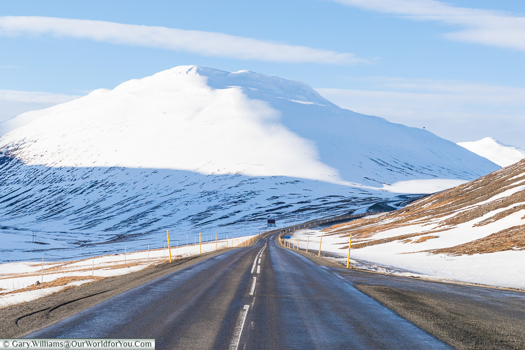 OurWorldforYou's tweet image. If your planning on visiting Iceland, why not think big?  Take on Route One, and explore the north - we did, a little detour from Akureyri for good measure. #Travel #InspiredByIceland #NorthIceland @NorthIceland ow.ly/9iLv30pUsI4