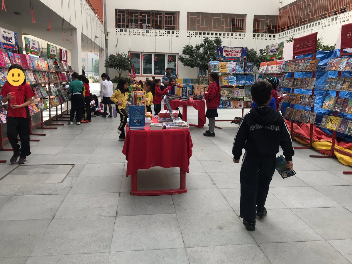 ArushiM06's tweet photo. #TBSDelhi courtyard is buzzing with book talks and excitement!
#BookWeek2016 #loseyourselfinabook #theweekisbooked https://t.co/eUrjq1zn44