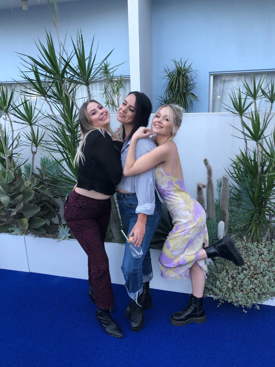 kelliberglund's tweet photo. Here’s some proof I have friends! 🌱 https://t.co/W1ApVczqJZ