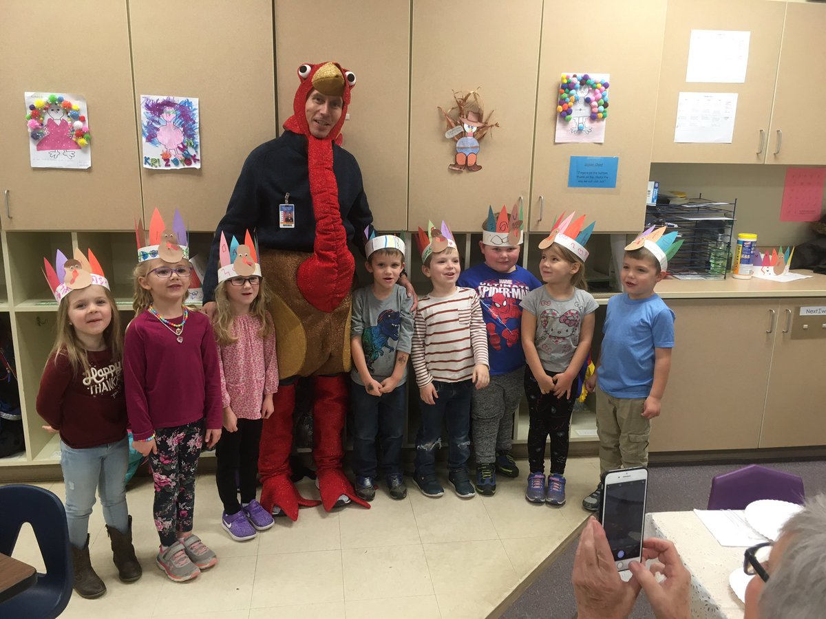 PreKCubs's tweet photo. Happy Thanksgiving!! Our Preschool classes had a great time at our Thanksgiving Feast and enjoyed the visit from a turkey during our celebration!! #Lincoln379 #USD379 https://t.co/r3b5QQHfB0