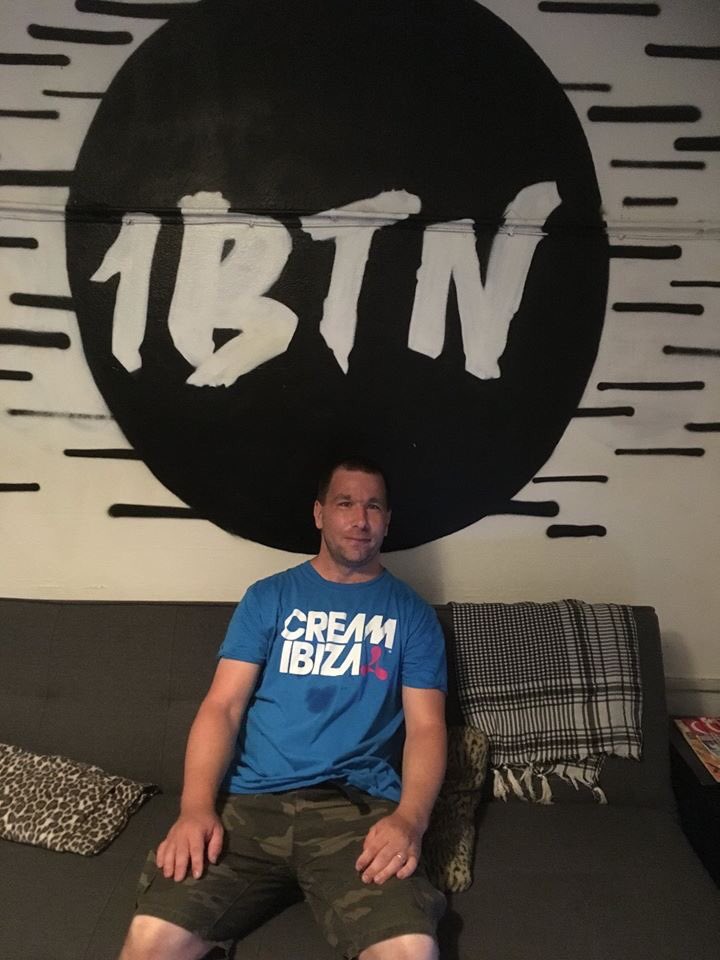 FreshtrackDJs's tweet photo. Tomorrow (Wed) it’s the @Kiss_My_Disco radio show at 2pm on @1BTNradio. Special guest DJ Jay Jay .. listen live 101.4FM #brighton &amp; https://t.co/y5oJ7DmuSx #worldwide - say hello https://t.co/LLf5Hk9dni - #KissMyDisco supports DJs with #learningdisabilities https://t.co/3WEf80yVjs