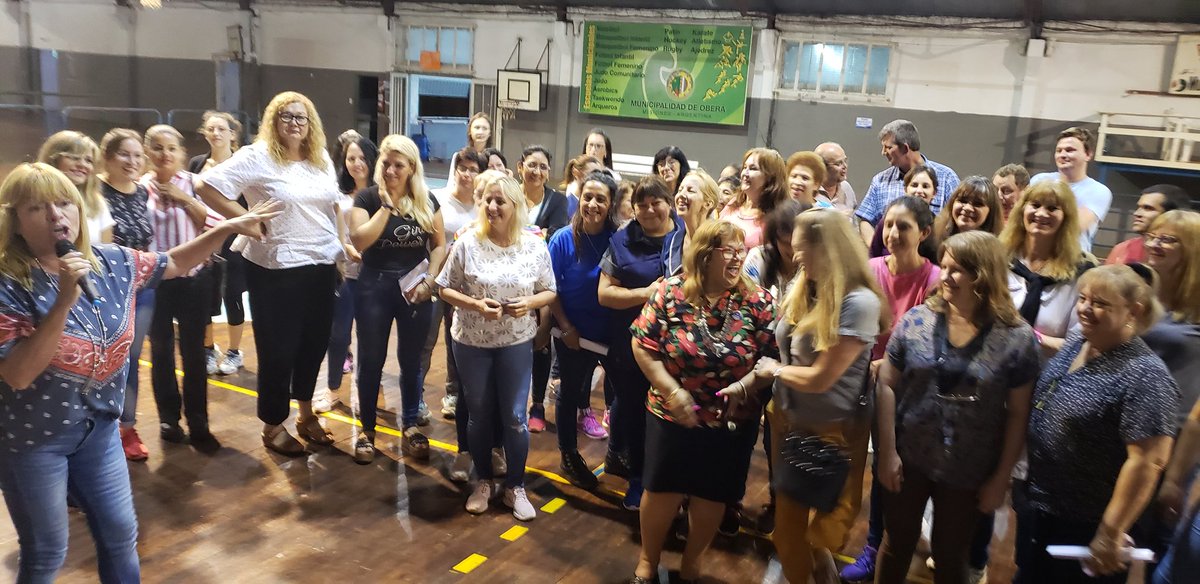 #comprometidos #trabajoenequipo #cariño así asumimos los desafíos! 
2/12/19 #TodosAlIanBarney #Oberá 
A las 10 30hs recibiremos al amigo, colega y Gobernador #HugoPassalacqua 
Los esperamos!!! <a href="/ADOMIS_Misiones/">ADOMIS_Misiones</a> <a href="/christiandechat/">Christian Dechat</a> <a href="/grillo141/">Ruben Dario</a> <a href="/mestigarribia/">Mónica Estigarribia</a> <a href="/CpMonik/">Monik CP</a> <a href="/CristinaFretes4/">Cristina Fretes</a>