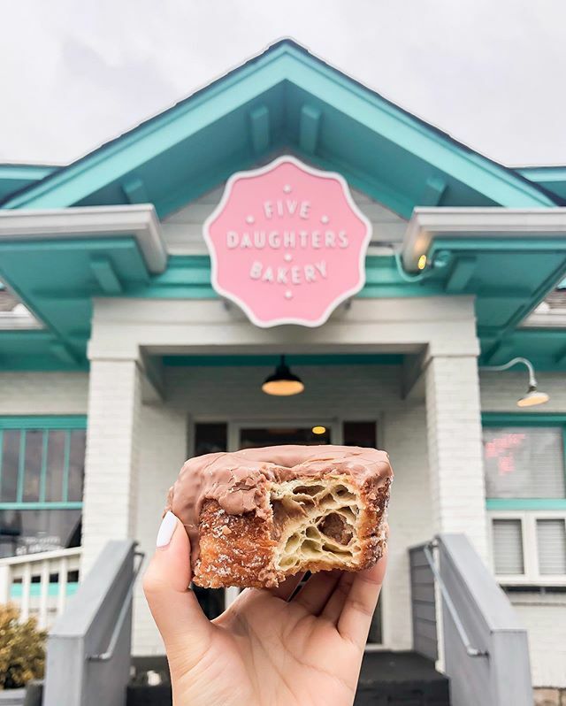 karencng's tweet image. When you walk by a cute shop front &amp;amp; they sell 100 layer doughnuts, you stop whatever you’re doing &amp;amp; go in. And donut even dare get in my way! 🍩💕
.
.
.
.
@five_daughters_bakery #100layerdonut #fivedaughtersbakery #donutlover #treatyoself #ilovedonuts… ift.tt/33lL4kr