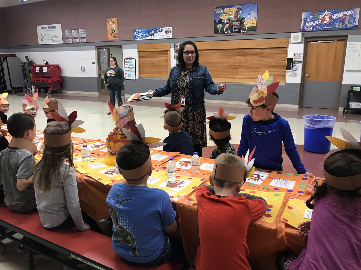 Beranekinders's tweet photo. Thank you Ms. David’s for sharing a little bit of Native American history before our friendship feast! We had a great time @PCSD_HC #raiderstrong https://t.co/EpffssmrO3