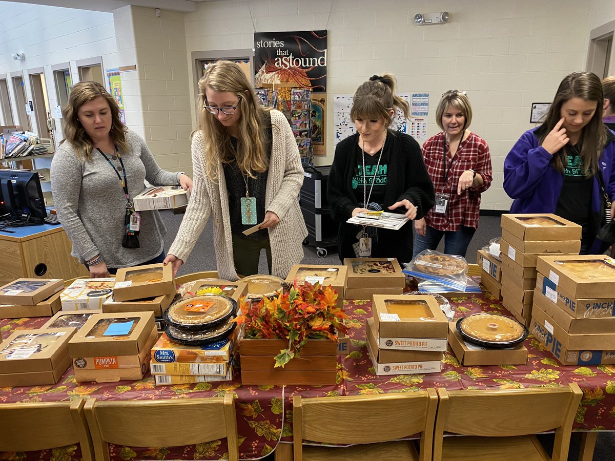 PresPto's tweet photo. Celebrating our teachers!!  Thank you to all the parents and students who helped make this happen. @PorterRidgeESNC https://t.co/EyeUpwcuK6