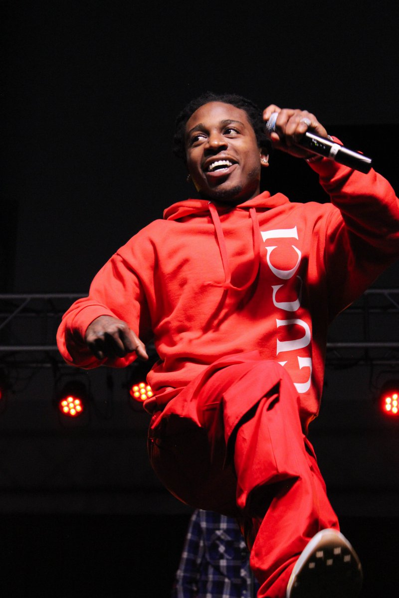 MSU_SA's tweet image. We are so glad we had the opportunity to partner with @Music_Maker and @NPHC_MSSTATE to bring @jacquee
to Mississippi State Friday night for the Homecoming Concert! What a show!!!