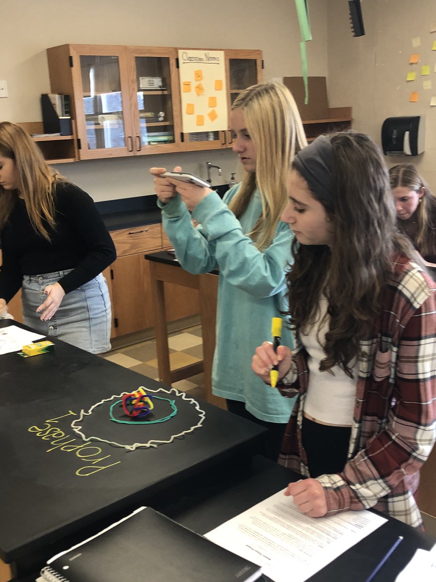 KelleyPeloquin's tweet image. Short week spent working on meiosis choice projects. The room was filled with stop motion, children’s books, board games and more! They loved the freedom to create, I loved how hard they worked! Stay tuned for final products!  #cbsdscience #biobrains