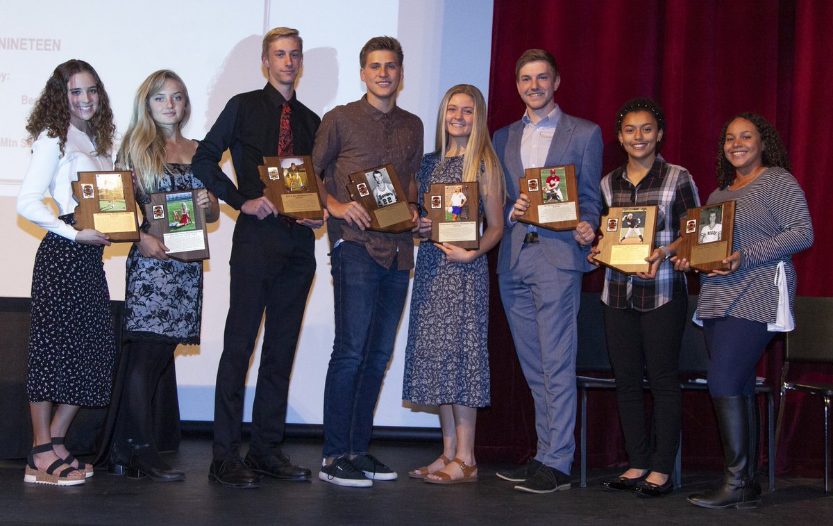 RMAthletics's tweet image. Congrats former Red Mtn Golfer Amylou Dueck. Last night, she was inducted into the Mesa City Sports Hall of Fame. #StandAsOne #GoLions