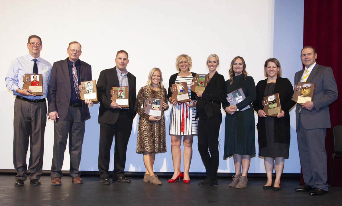 RMAthletics's tweet image. Congrats former Red Mtn Golfer Amylou Dueck. Last night, she was inducted into the Mesa City Sports Hall of Fame. #StandAsOne #GoLions