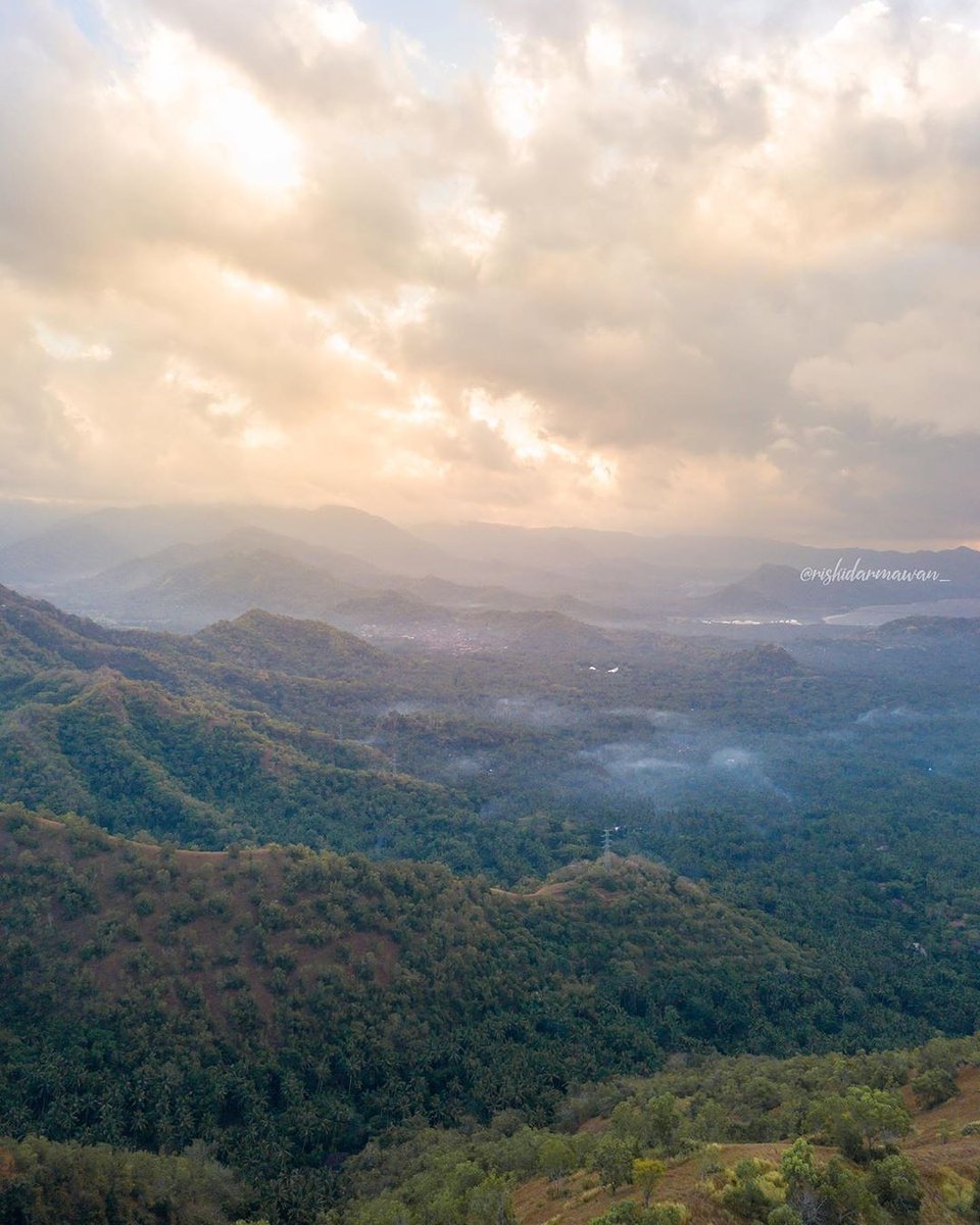 Punapibali On Twitter Pemandangan Alam Menakjubkan Dari Bukit