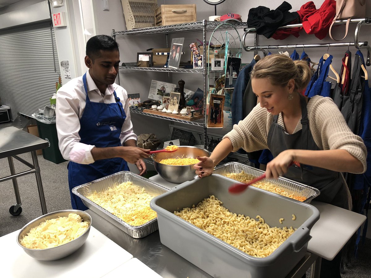 DoctorMarvelMD's tweet photo. @American_Heart Thanksgiving Giveback #CookitForward Mission impact event with @heartmaryland @hopkinsheart @CorrieHealth #Baltimore community to make #heart_healthy meals for donation to our community. Check out #HeartKitchen at work! https://t.co/IHCnb5zMYs @AHA_EmPOWERED https://t.co/MgHow6AvLU