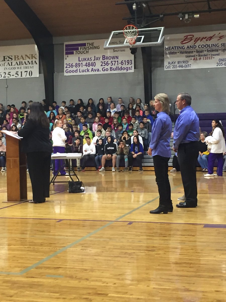 CarolAPullen's tweet photo. What an exciting day @smesbulldogs! Lots of SMES grant winners! I was honored to receive the McKinley Wiggins Diamond Grant in the amount of $2,000!!!!! Thank you to the @BCEdFoundation for supporting our schools! #bcef #grantwinner #smespride https://t.co/vLp3CYuCT8