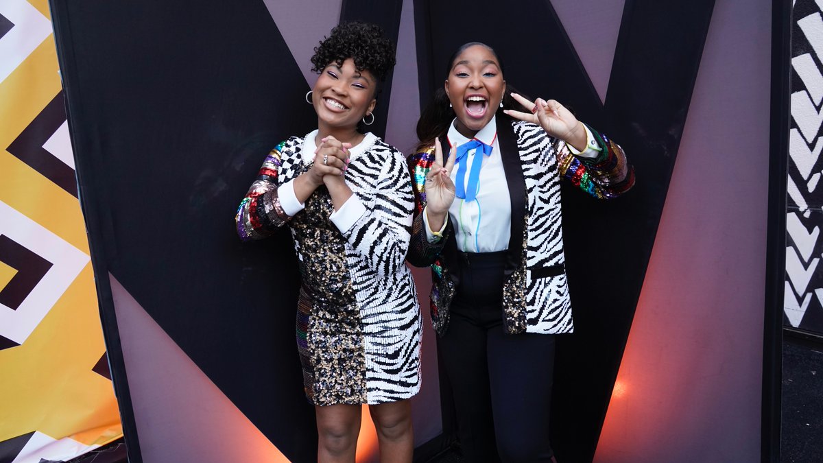 .<a href="/HelloSundayDuo/">Hello Sunday</a> is in #TheVoice Top 10! 🗣

Leave a 💕 to show some love. #TeamKelly