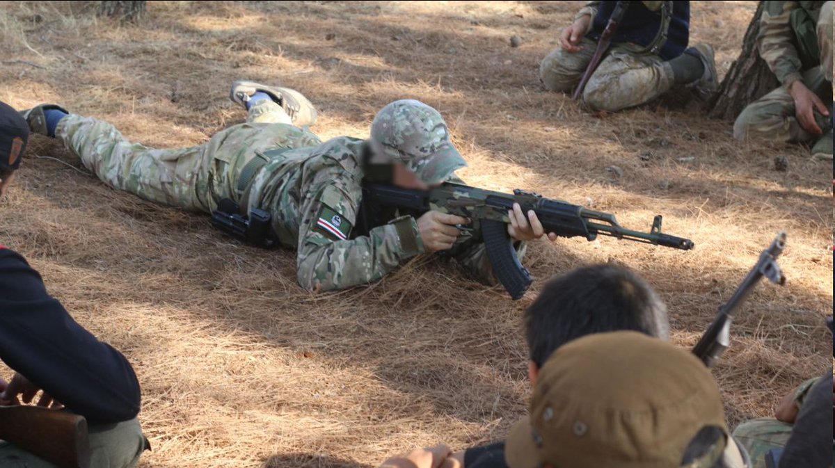 More images released of Malhama Tactical training in  #Idlib. Note that some fighters have helmets, which is still reasonably rare amongst HTS fighters. Some of you may notice the distinctive AKM and hence who's doing the training.