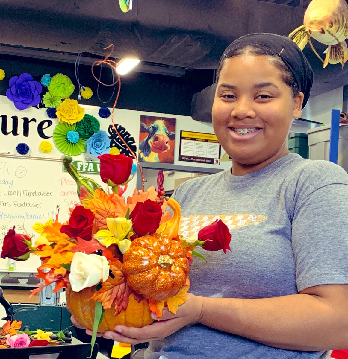 SenecaUrbanAG's tweet image. #florallandscapedesign class had a ball creating their pumpkin arrangements today! #learningtodo #designandcreate @MrGuy_SenecaAP @Seneca_High @JCPSKY @Seneca_Po