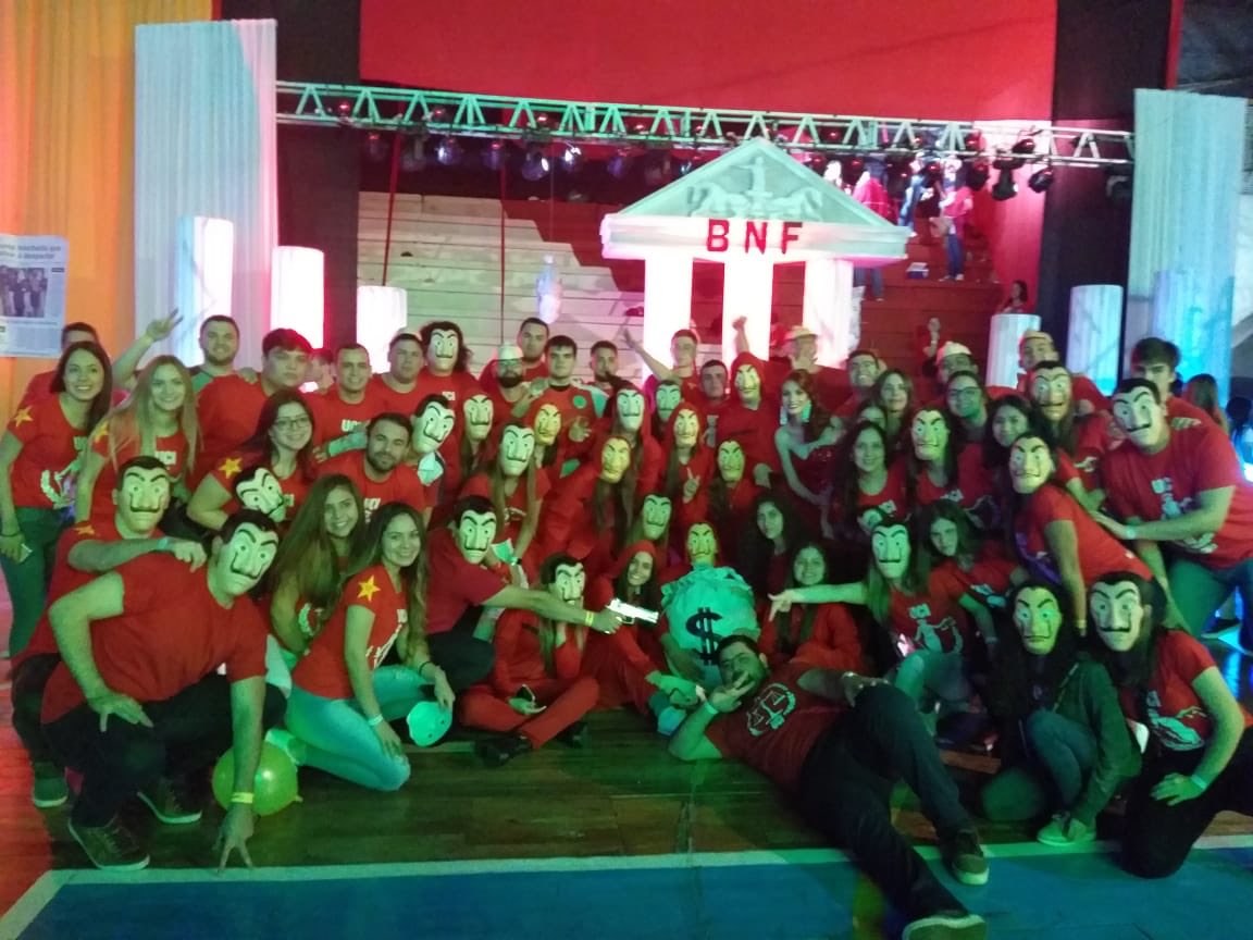 Yo solo ingrese a la Universidad <a href="/CuervosLos/">LA BANDA DEL ROJO17🏆</a>