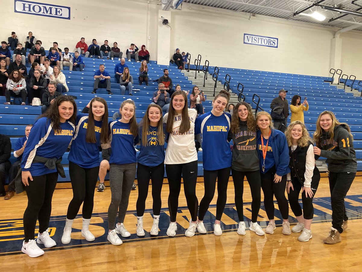 Winter Warmup w/ ⁦@PacGirlsHoops⁩
#WinterWarmup19 <a href="/MahopacSchools/">Mahopac Schools</a> @PacHS_Principal <a href="/miele_frank/">Frank Miele</a>