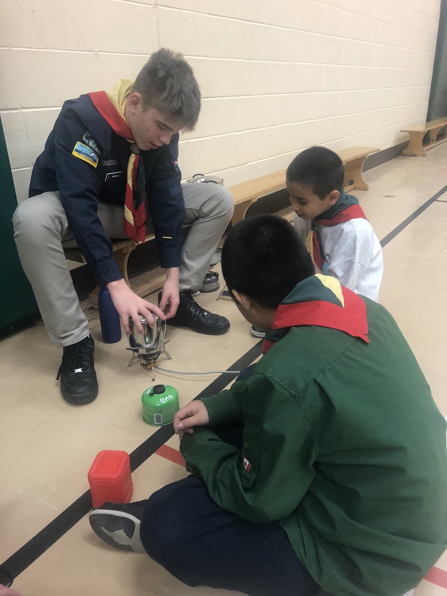 1stLakeshore's tweet photo. #Venturer #WinterSkills night for our @1stLakeshore #Scouts #OAS #CanadianPath @scoutscanada @TorontoScouts #scoutsdostuff #itstartswithscouts https://t.co/m4b5oobmC4