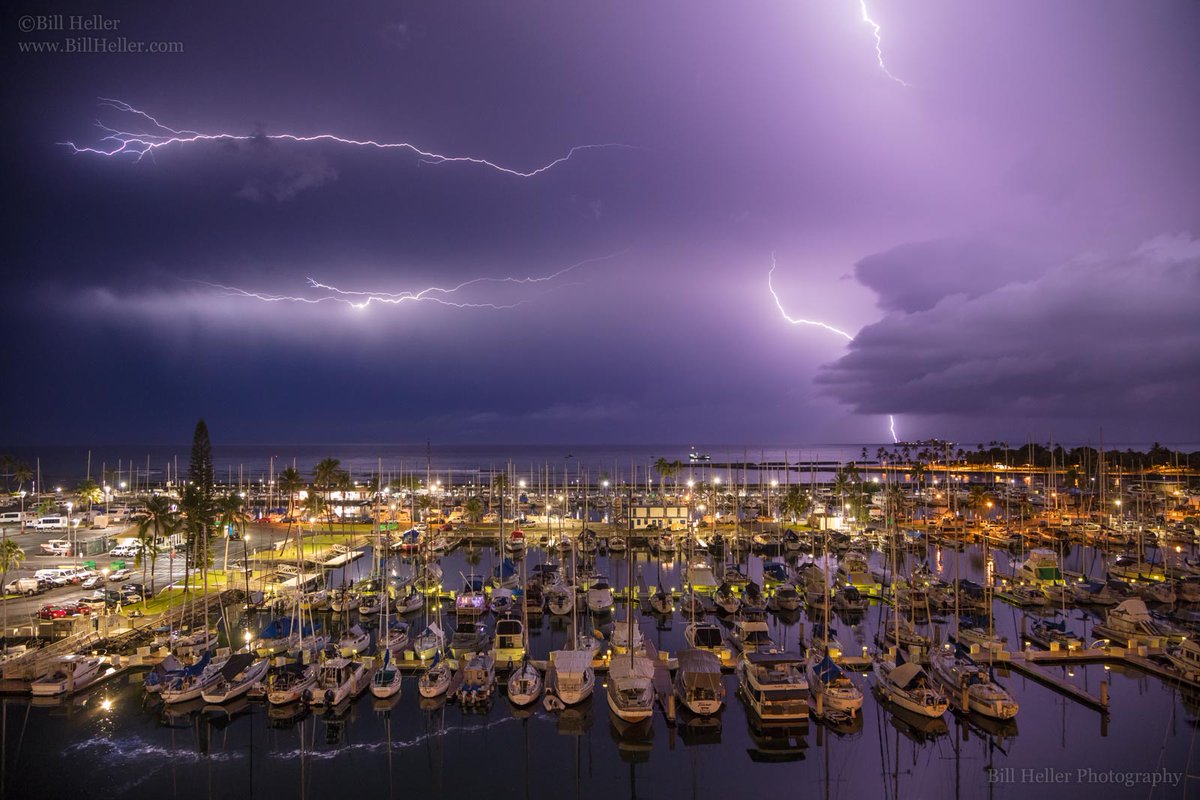 BillHellerPhoto's tweet photo. #waikiki capturing something a little different... Now don't get me wrong, I love a beautiful sunset view and have shot my share of them, but to my eye this has to be one of the most interesting and beautiful images I've  captured in #Hawaii  #PotD #lightning #storm #alawaiharbor https://t.co/F24Rk6TeIW
