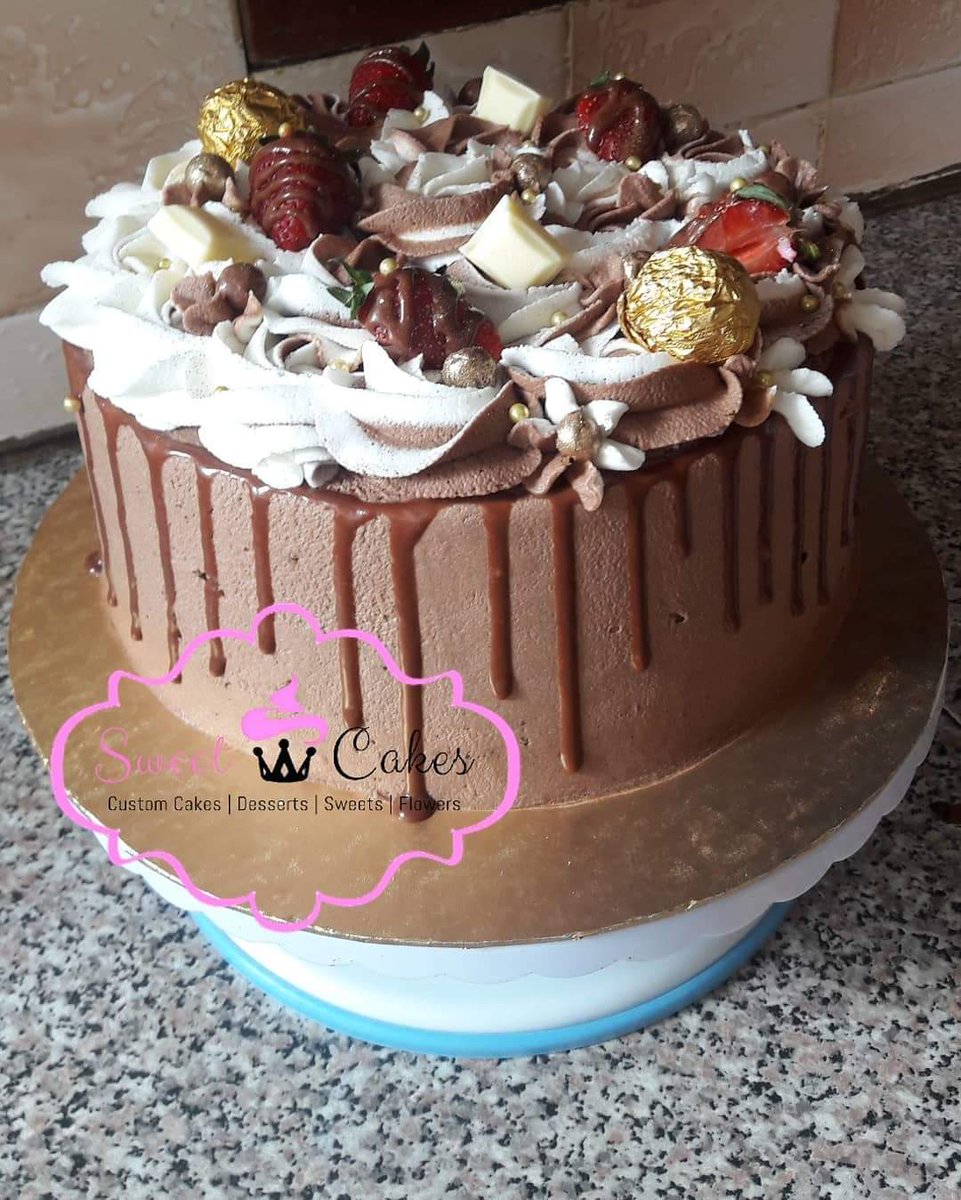 bloomzed's tweet photo. Our favorite cake maker, CEO of "Oh So Sweet Cakes" Janine! We have watched you grow over the years and from you we have learned persistence, patience &amp; hard work pays! Order your cakes from her for the festive season Lusaka! #BeAlwaysBlooming #WCW https://t.co/vFvUssVam2