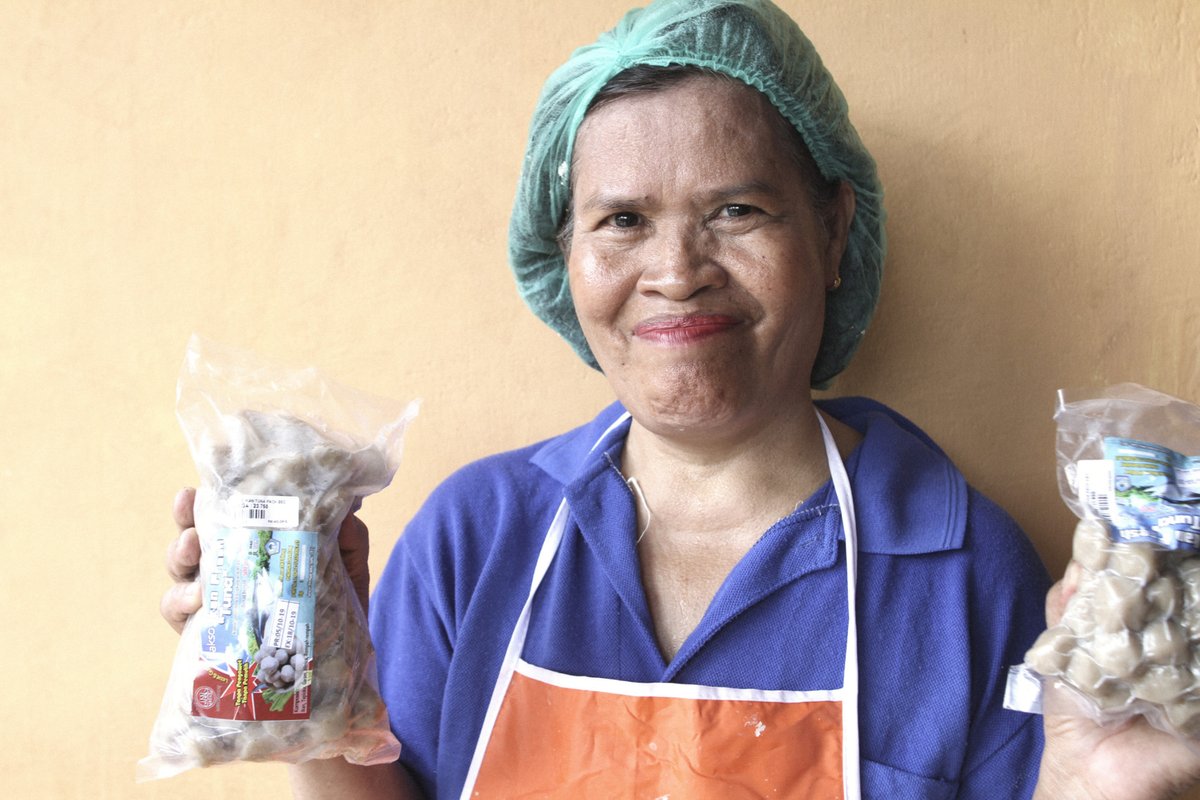 Living in Bitung, a tuna hotspot in Indonesia, Asri saw an opportunity to create a tuna meatball business. Now, Asri is able to produce around 150 kilos of meatball/week. Her next goal is to open an SME center for women entrepreneurs: bit.ly/sip-asri2 #IDwomeninfisheries
