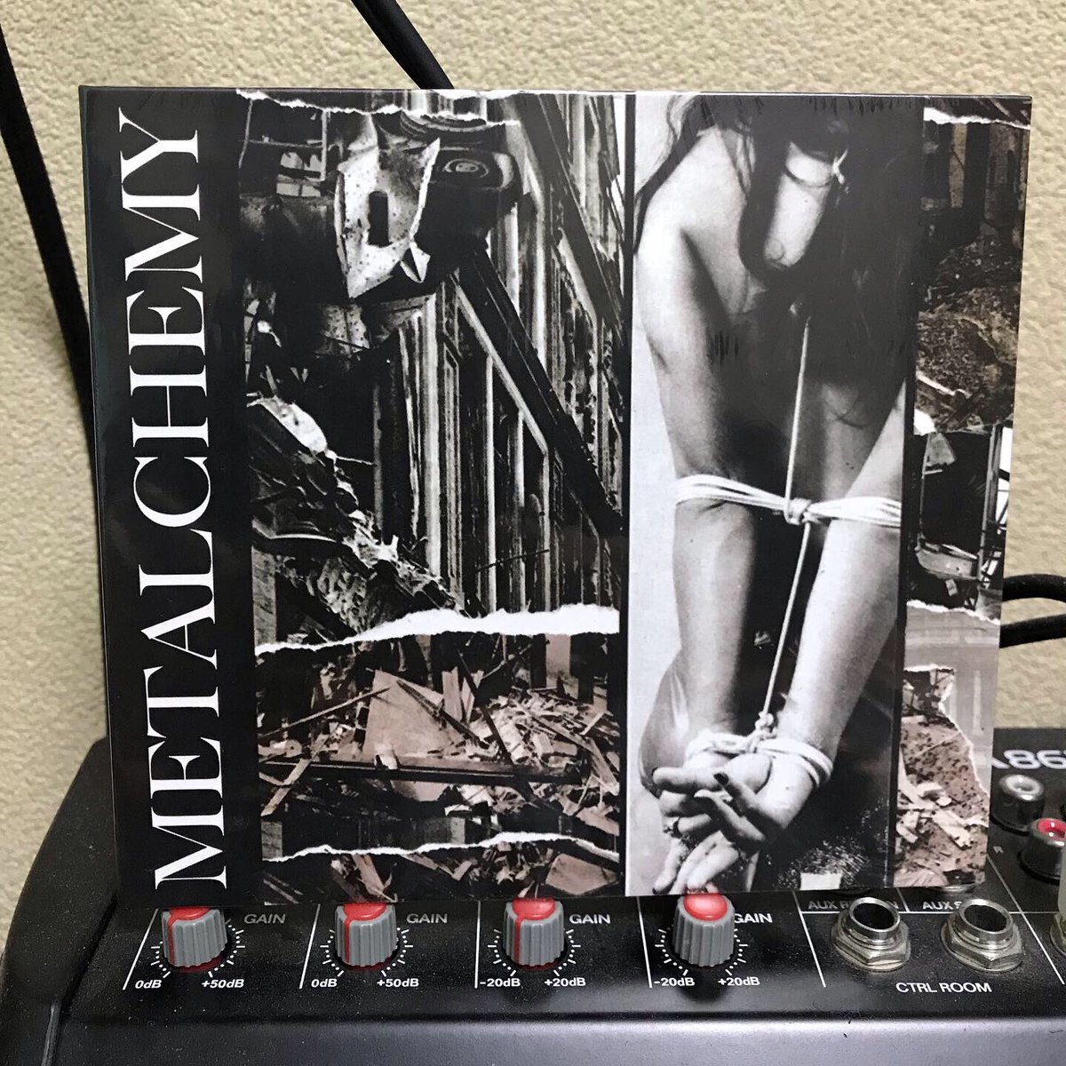 kkrzt's tweet image. CD届きました🎶

#metalchemy
#メタルジャンクノイズ