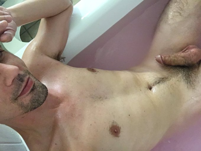 Who wants to taste my gravy? https://t.co/jGmLFFkGPt
