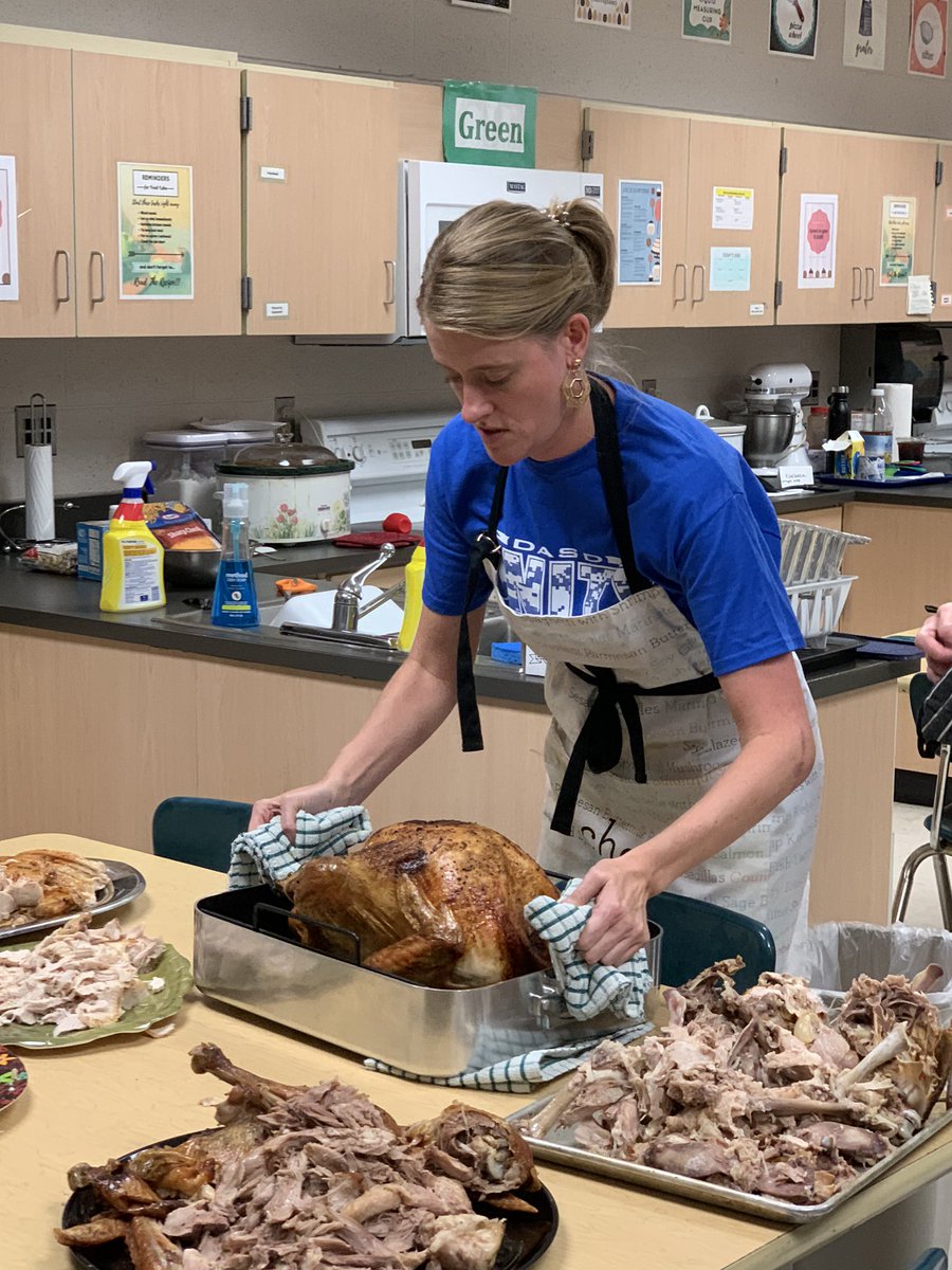 Mrs. Amy Schott tweet media