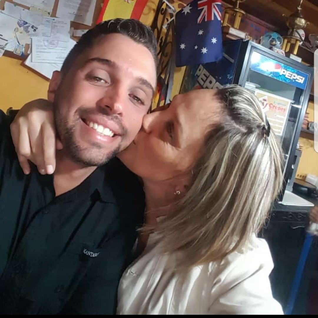 linmorales's tweet photo. LLEGAR A CASA Y SENTIR VACÍO Y DOLOR PORQUE YA NO ESTÁS HIJO PORQUE UNOS DELINCUENTES TE QUITARON LA VIDA Y CONTIGO SE FUE LA MÍA! EXIJO CAPTUREN A SUS ASESINOS USTEDES SABEN QUIENES SON Y DONDE ESTAN! @DouglasRicoVzla @NestorReverol @VISIIPMIJP  @MIJPVenezuela #26Nov #justicia https://t.co/ju61Z0pYQg