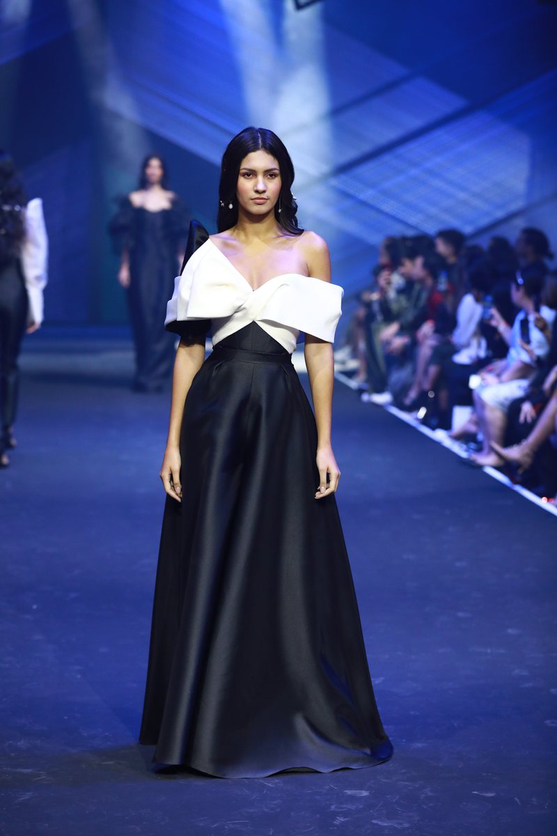 stylefestph's tweet photo. @Mark_Bumgarner is out here making the classic Philippine garment more wearable in present time. #StyleFestPH

Check out the full collection here: https://t.co/pgDNLQvsO2 https://t.co/JyxcllAgV9