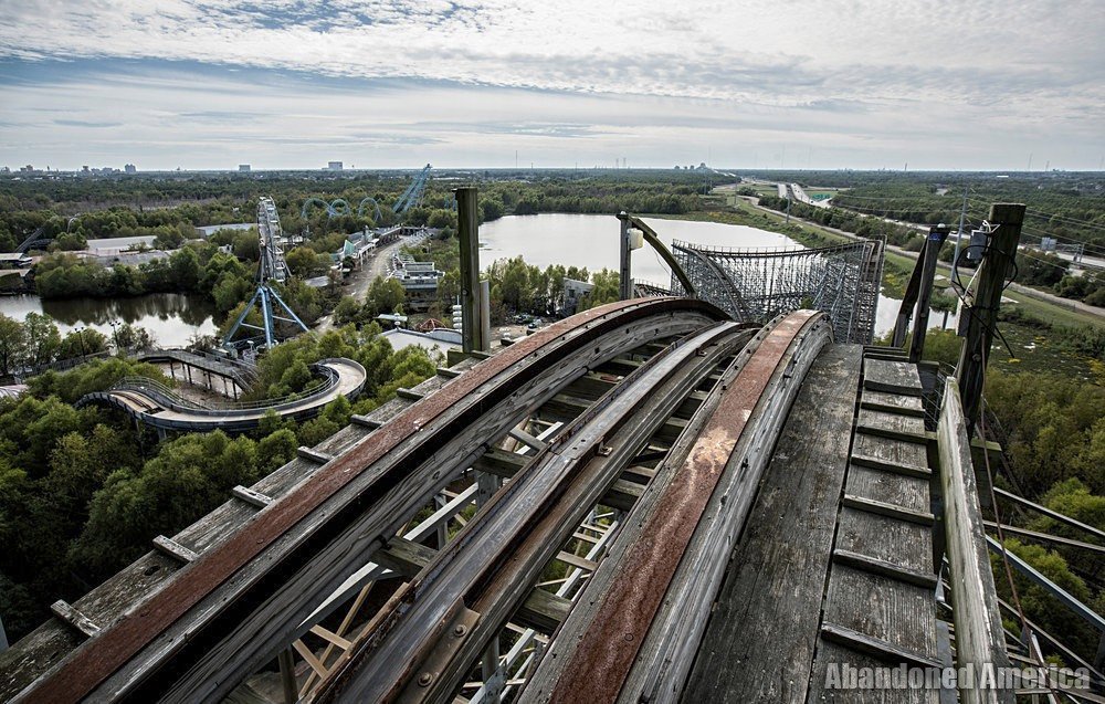 10/ Despite my fear of heights, I climbed all of the roller coasters, because I am an objectively stupid person. At the top of the last (very steep) one, my lens cap popped off and fell what seemed like forever into the trees below. Not fun. I did find it later, believe it or not