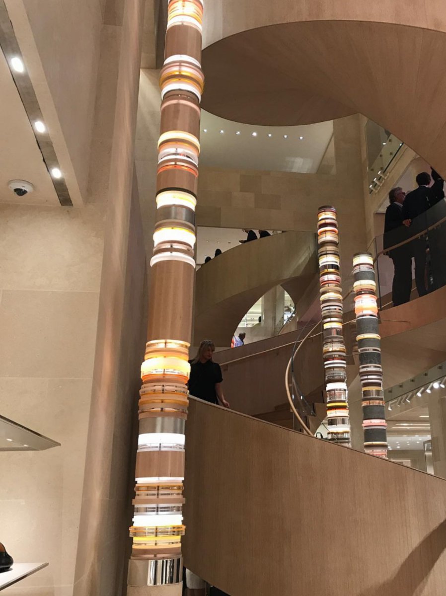 WinstonWachter's tweet image. Seattle: #studiovisit #goodday #excitingthingscoming #mattgagnon #lightstacks #winstonwachterseattle #wwstudio