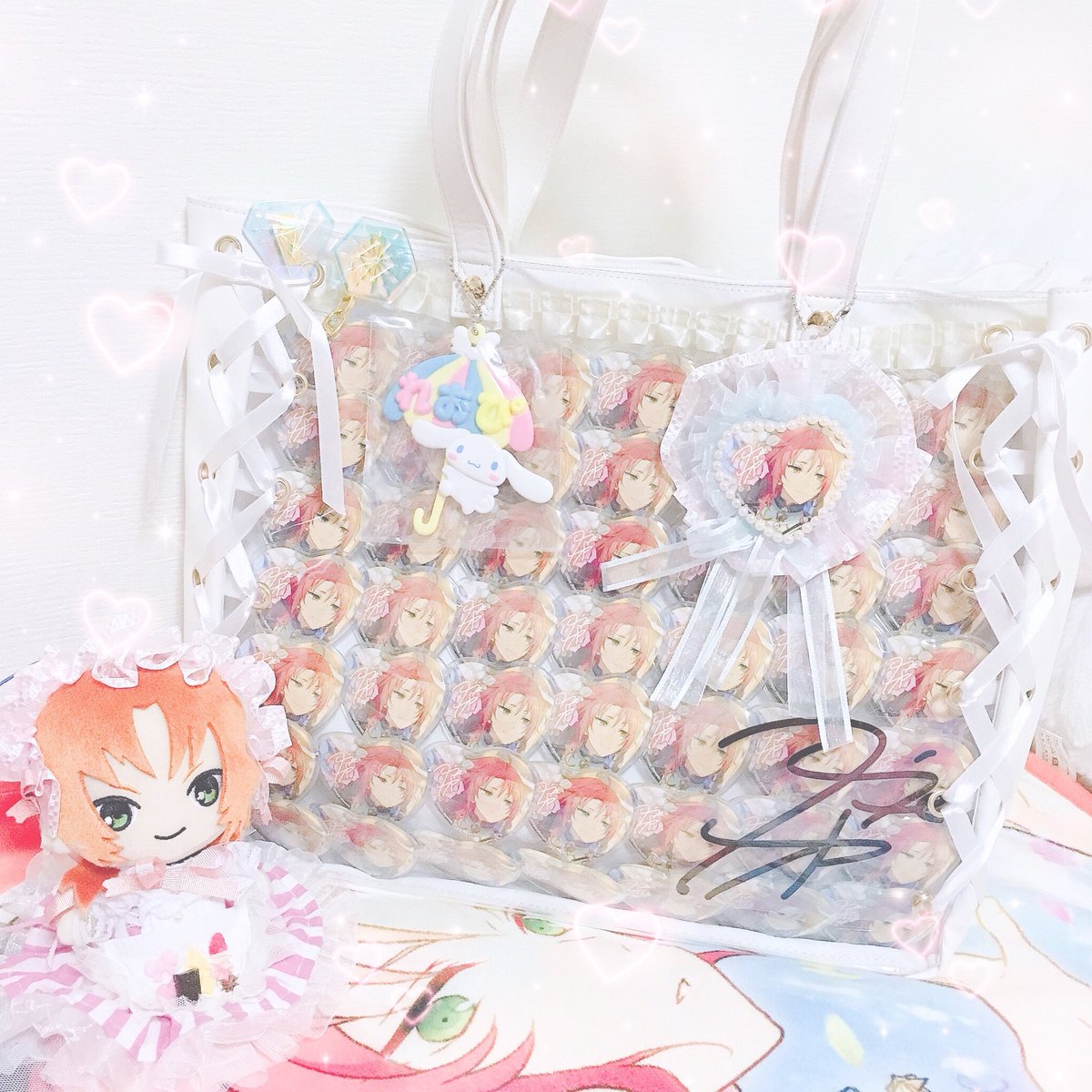 痛バにやっとサインステッカーいれた！（貼るのこわくてただいれただけ)