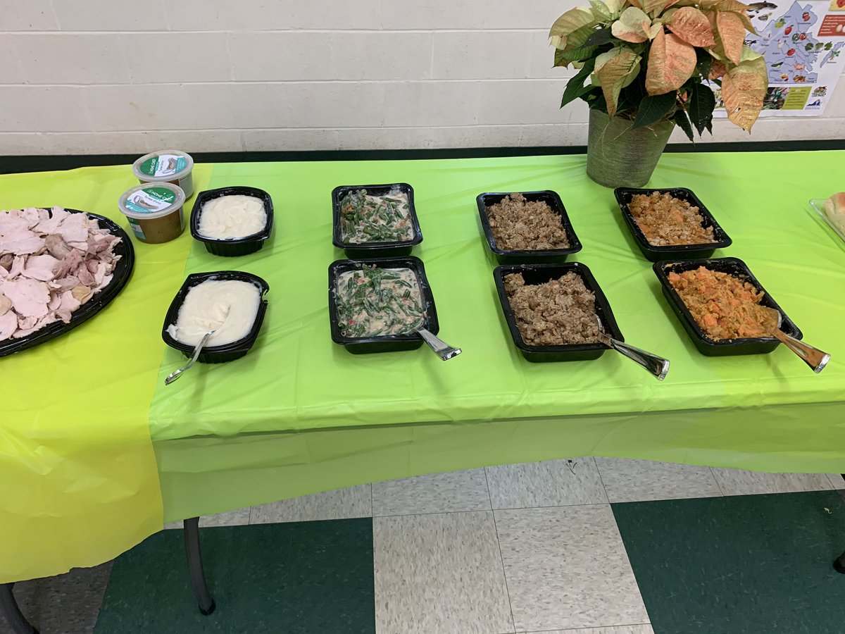 DeborahGHayden2's tweet photo. L.I.F.T.’s 3rd Annual BLESSING Meal was a success! The Smile on a Ss Face 2 Receive their BLESSING Box &amp; the Appreciation Shown ws Priceless! We even delivered Boxes! The Joy of Giving Back!! #CommunityServiceAtItsBest @RoscoeCooperIII @HenricoHEROES @TFerrellJr3 https://t.co/MZ5nPwxlBn