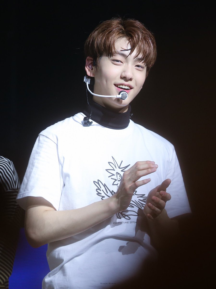 Miracle_001205's tweet photo. 190510 🗽🗽🗽 NY SHOWCASE

tbt the first time I saw you 😌

#TOMORROW_X_TOGETHER 
#수빈 #SOOBIN #TXT
@TXT_members @TXT_bighit https://t.co/24n4DE2F8q