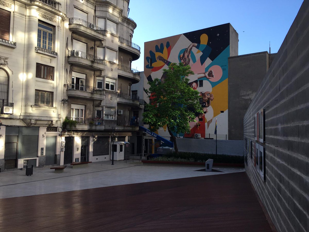 cdbolsillo's tweet photo. Este martes 3 de diciembre a partir de las 12.30 hrs inauguraremos el #MuraldelaDiversidad obra de las grandes #CeciRo y #NoeCor en #CiudadVieja con @PC_CiudadVieja @montevideoIM @BID_Ciudades @AndresGBlancoB @andresscagliola @VerAdler @silvanapissano https://t.co/jNC3DDdc8j