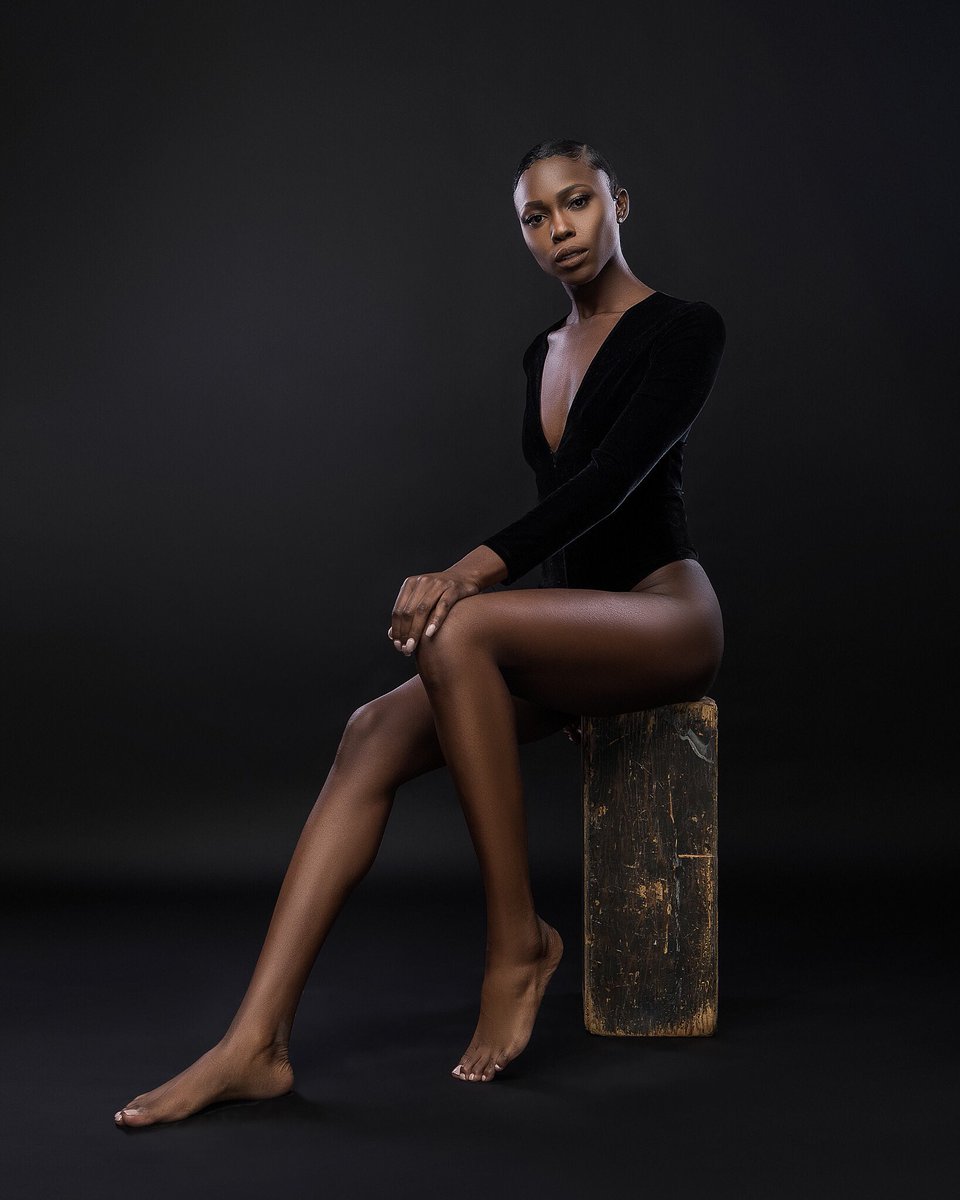 Grace_Portrait's tweet photo. “Female legs are just one of nature's natural attractions.”
-Anthony T. Hincks.

#GracePortraitDesign #fashionphotography #fashionphotographer #fashionportrait #model #NYCmodel #NYCphotographer #Canon5dMarkIV #melanin #melaninpoppin #melaninonfleek #modelsofcolor https://t.co/O6mAZ0IZiS