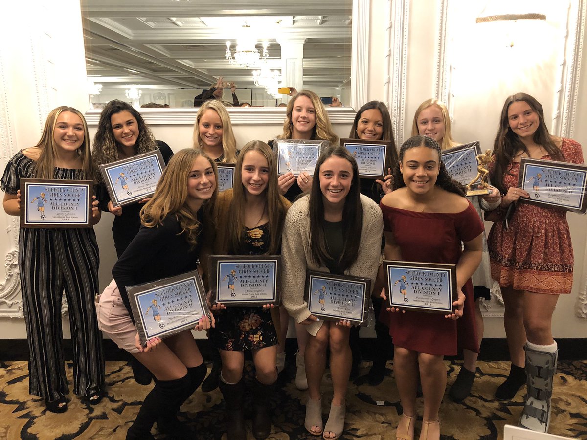 susa_academy's tweet photo. Some pictures from tonight’s Suffolk County High School Awards dinner...congrats to all the players pictured and not who had great Fall seasons!!! #wecleanup #susalife https://t.co/Fxii01j55N