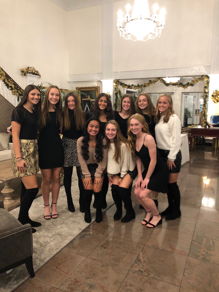 susa_academy's tweet photo. Some pictures from tonight’s Suffolk County High School Awards dinner...congrats to all the players pictured and not who had great Fall seasons!!! #wecleanup #susalife https://t.co/Fxii01j55N