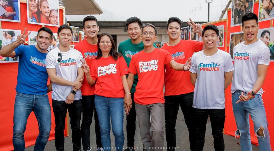 gv_for_g3rald's tweet photo. FAMILY IS FOREVER!
ABS - CBN 2019 CHRISTMAS STATION ID!
.

Photo | RapesguerraPhotography "veterans"
#abs-cbn #2019stationid #familysforever #familyislove #kapamilya #raphotography #rapesguerraphotography
Credit to Rap Esguerra • Photography 
•
#geraldanderson
#asoldiersheart https://t.co/llv6PgYMSh