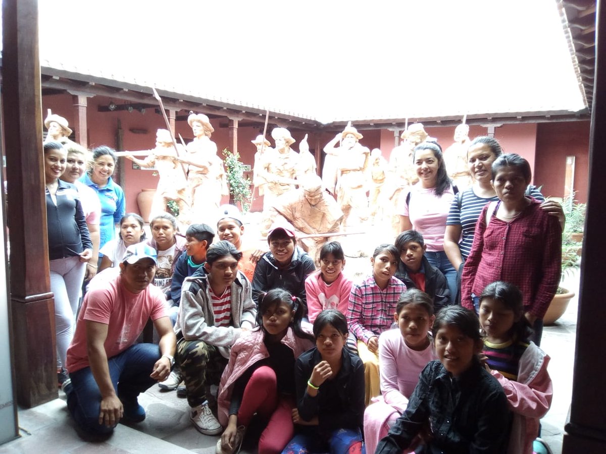 Los alumnos de la escuela N°4828 Paraje km 92 visitaron por primera vez los museos históricos de la pcia de Salta guiados y acompañados por la coordinadora provincial de Arte visual Fernanda Siarez. #PolíticasSocioeducativas <a href="/UrtubeyJM/">Juan Manuel Urtubey</a> <a href="/GustavoSaenzOK/">Gustavo Sáenz</a> <a href="/matiascanepa/">Matías Cánepa</a> <a href="/artydance23/">Gilda Rodríguez</a>