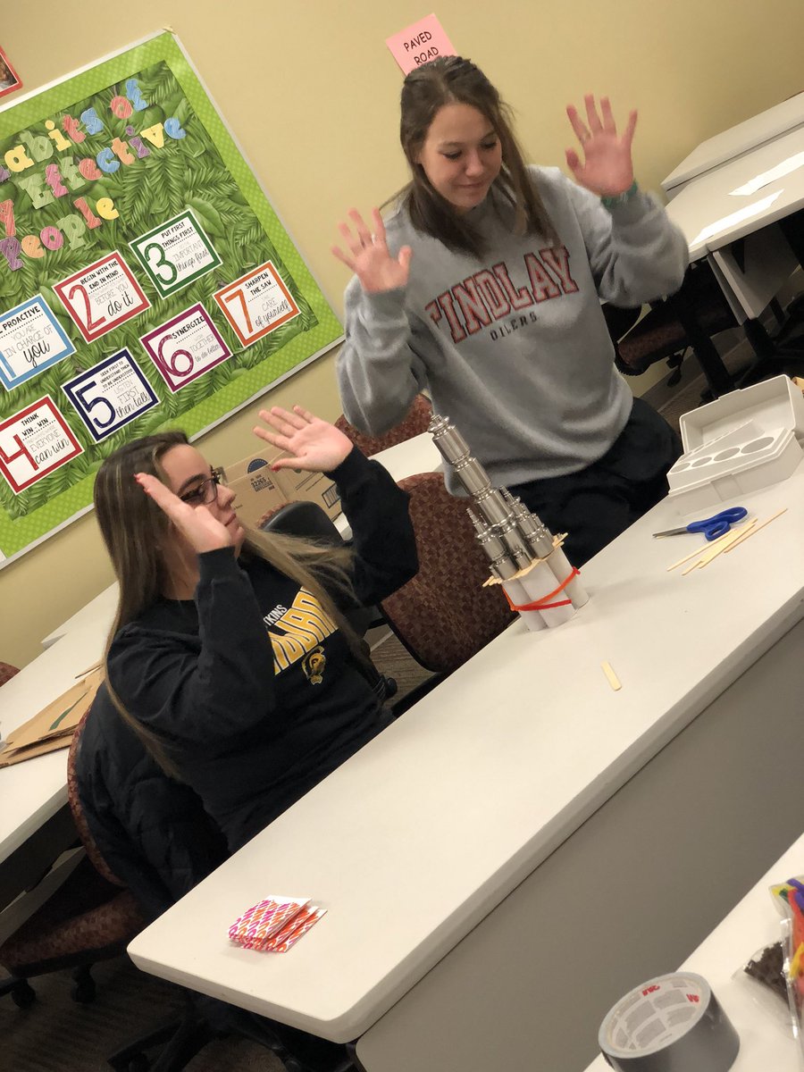 tonya_thorbahn's tweet photo. Ss in #ufcollab @UFindlay_COE did a phenomenal job presenting their final projects on #makerspaces #PBL and #robotics in education! #OilerPride #UFCOE https://t.co/qJOyt8LmRl