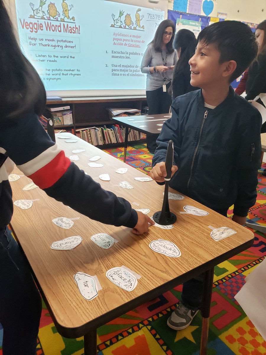 Oakside's Curriculum Night was a huge success! We are so grateful to Mrs. Woodley, our teachers, and our families for making this event so wonderful for our students. #PeekskillPride #OaksidePride