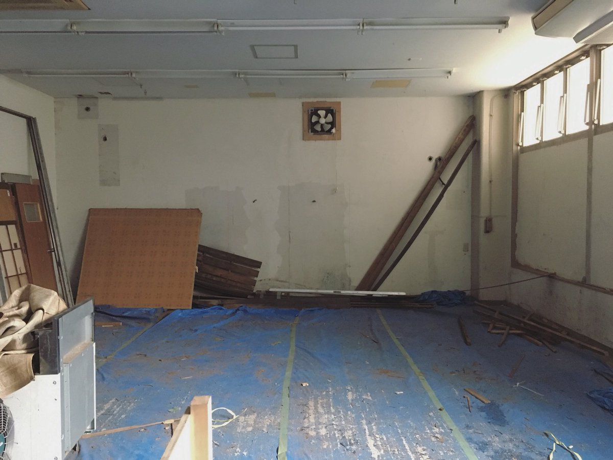 ti_ti_ooooo's tweet image. #vba2020jp
ヴェネツィアに向かう材が倉庫から運び出されました