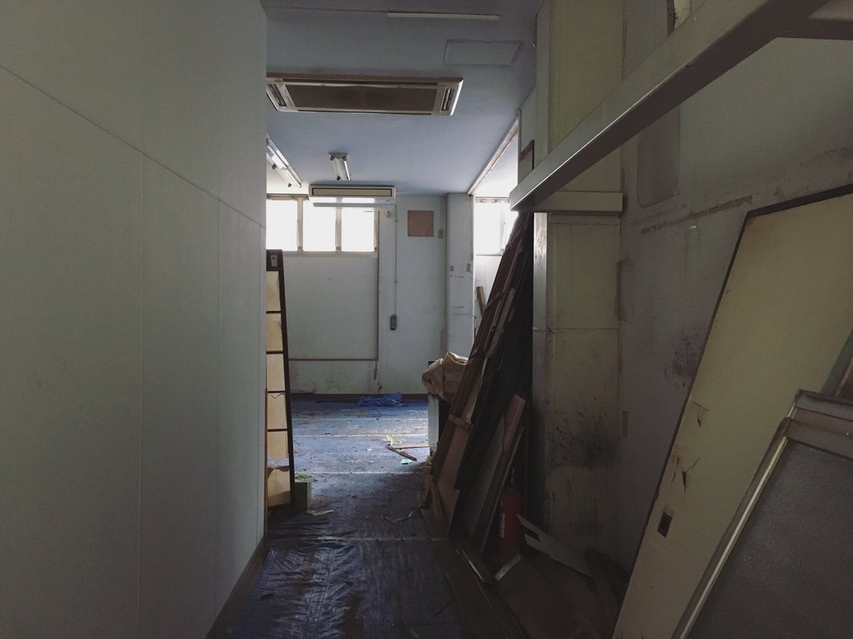 ti_ti_ooooo's tweet image. #vba2020jp
ヴェネツィアに向かう材が倉庫から運び出されました